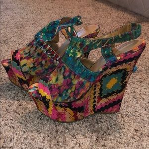 Bright colored wedges